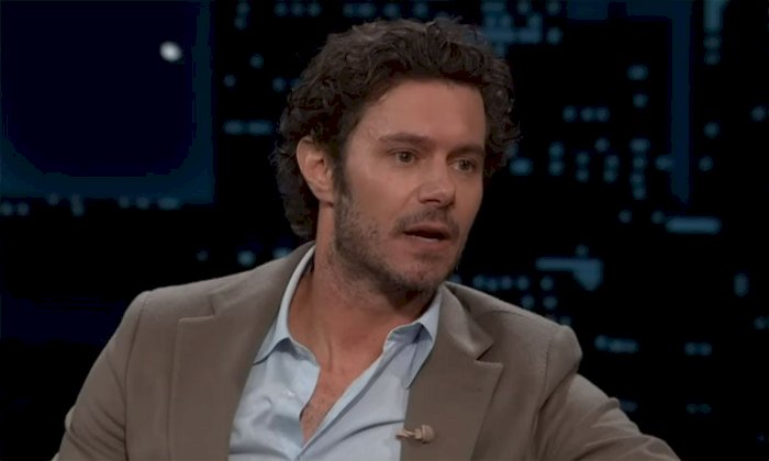 Adam Brody Makes First &apos;Kimmel&apos; Appearance Since 2007, Talks Netflix Hit &apos;Nobody Wants This&apos;