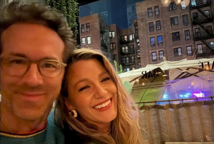 Ryan Reynolds Shares Rare Selfie from Date Night with Blake Lively